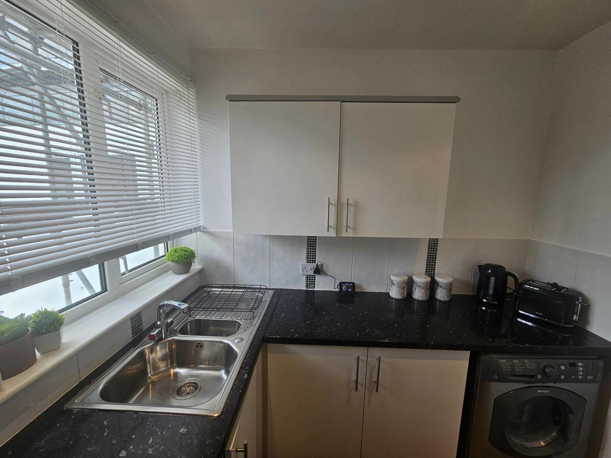 St Albans City Stays - Near Luton Airport - St Albans Abbey & City Train Station - Close To London- Harry Potter World - The Odyssey Cinema - Abbey Cathedral- Contractors I Business I Leisure- Sleeps Upto 6 People Kültér fotó