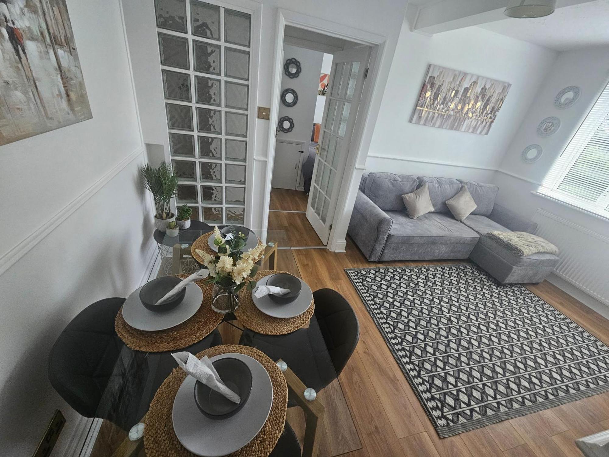 St Albans City Stays - Near Luton Airport - St Albans Abbey & City Train Station - Close To London- Harry Potter World - The Odyssey Cinema - Abbey Cathedral- Contractors I Business I Leisure- Sleeps Upto 6 People Kültér fotó